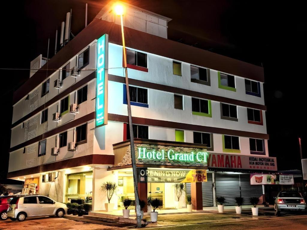 Grand Ct Hotel Malacca Exterior photo
