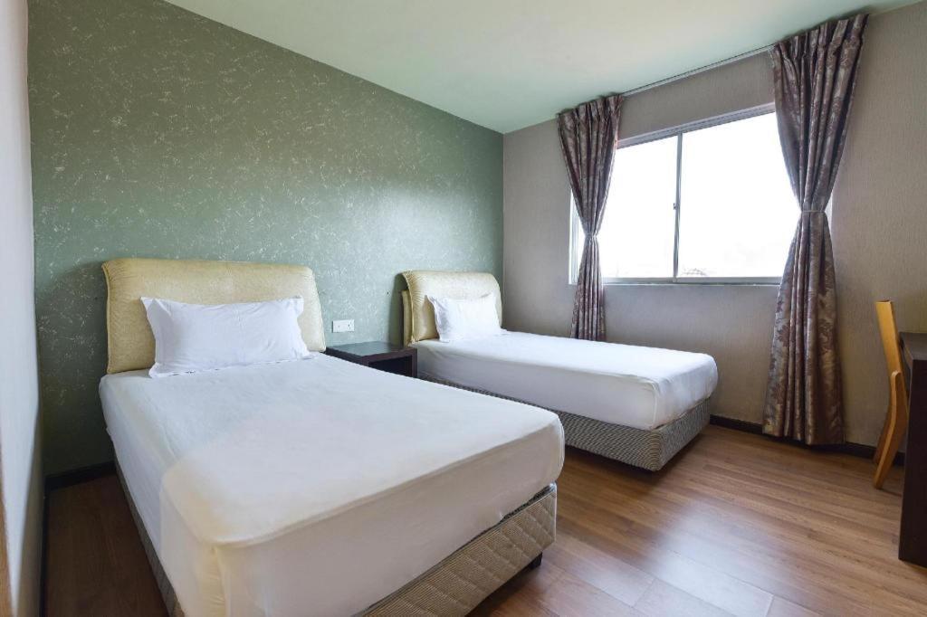 Grand Ct Hotel Malacca Exterior photo